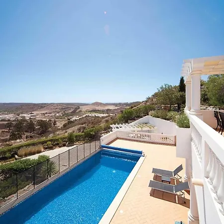 Sleeps 6 Pool Air Con Wifi Villa