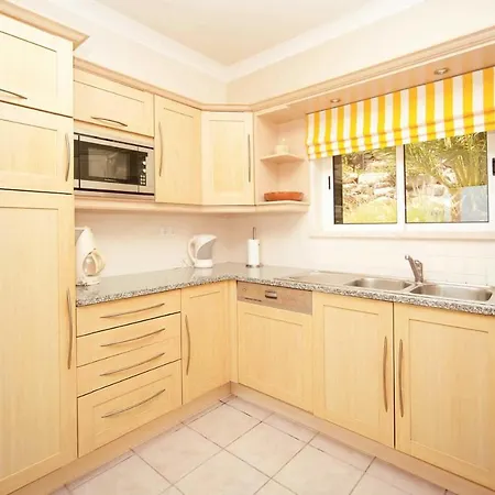 빌라 Sleeps 6 Pool Air Con Wifi 부르가우